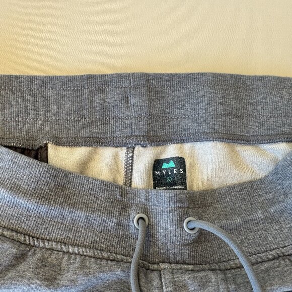 Myles Apparel Sweat Shorts Size L - Picture 2 of 3